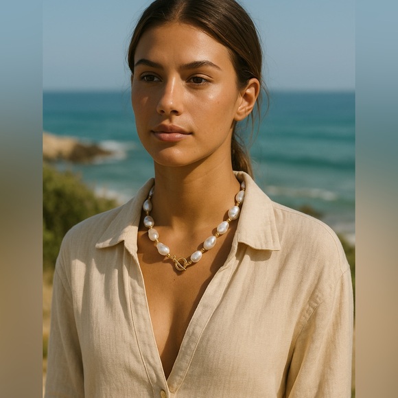 Anthropologie Jewelry - Anthropologie Pearl Necklace – Baroque Gold Toggle Chain coastal beach vacation